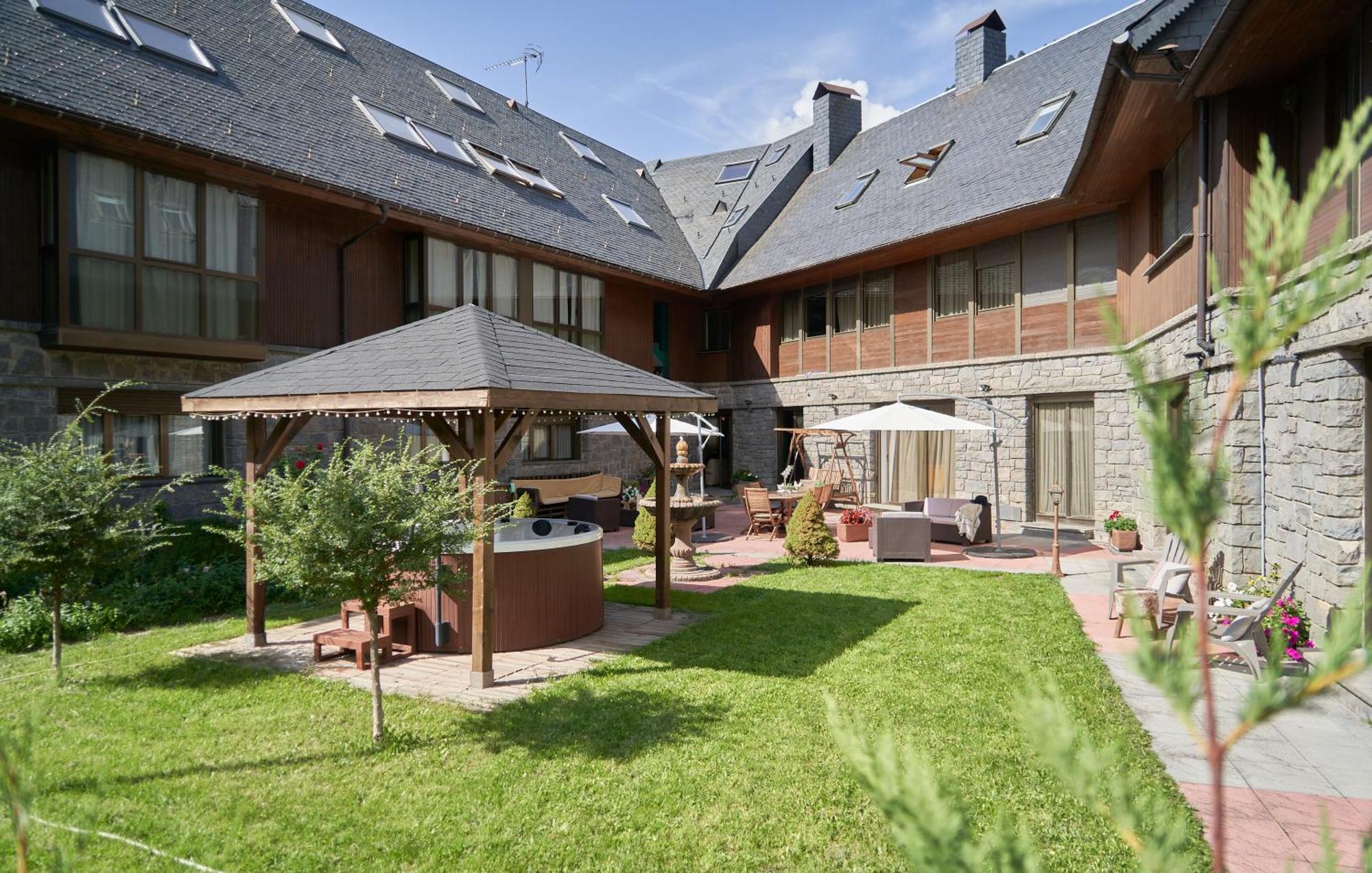 Gran Chalet Hotel & Petit Spa 维耶拉 外观 照片